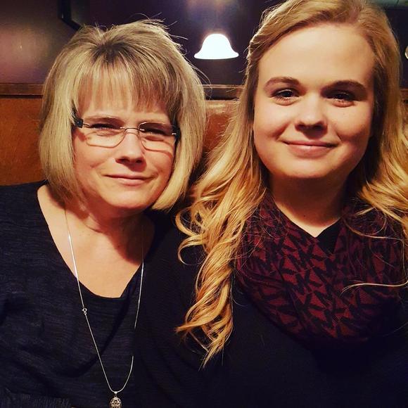 Meet your Posher, Lynda - Picture 1 of 1